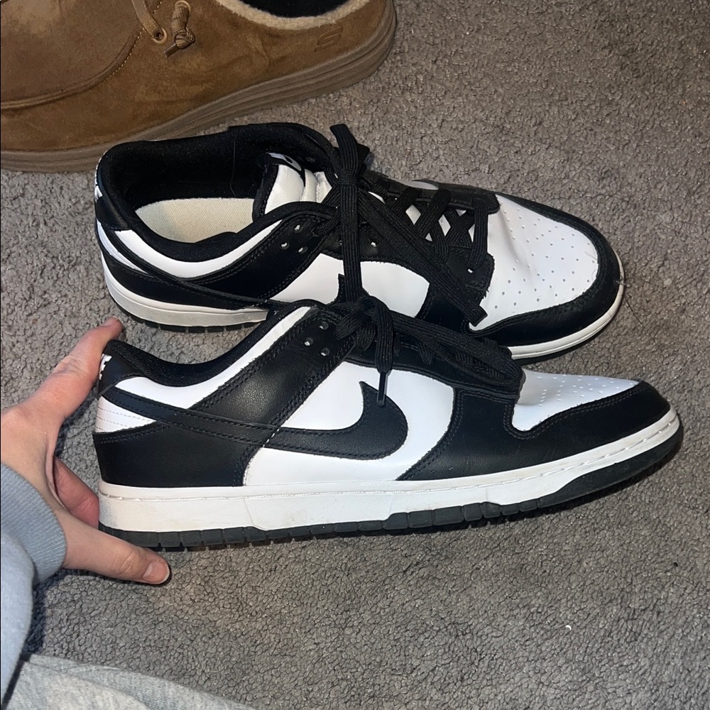 Nike Men's black and white dunks